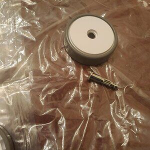 Shark Navigator Vacuum Lift-Away NV355 NV356E NV358 NV370 Rear Wheel With Axle